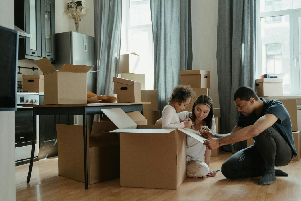 5 Ways to Make Moving to a New City Super Easy