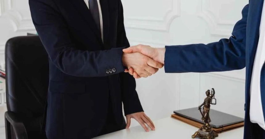 Navigate Legal Family Conflicts: How a Family Dispute Lawyer Can Help 