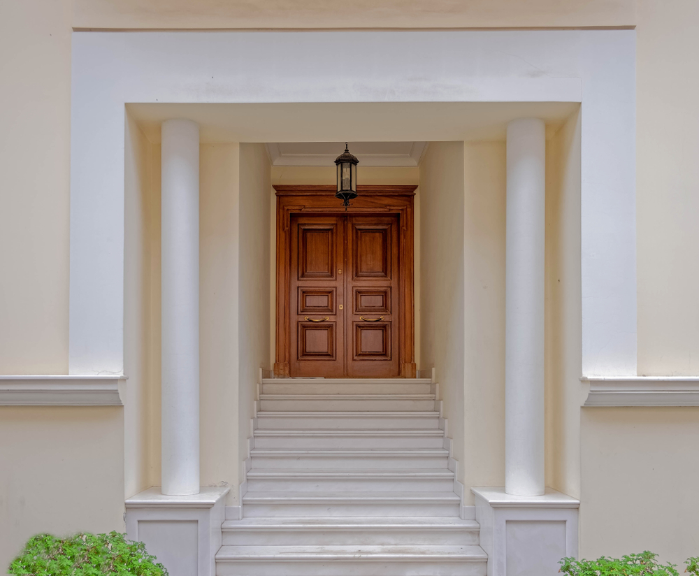 Solid Wood Doors vs. Composite Doors: What’s the Difference?