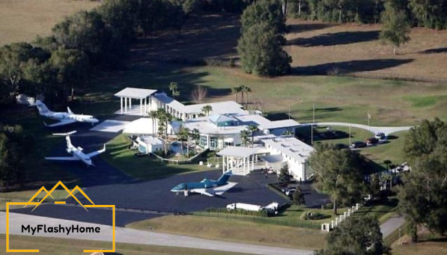 John Travolta House - Airpot