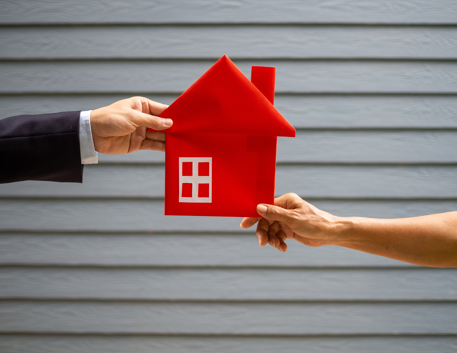 The Subtle Details Buyers Notice During Evening Home Showings