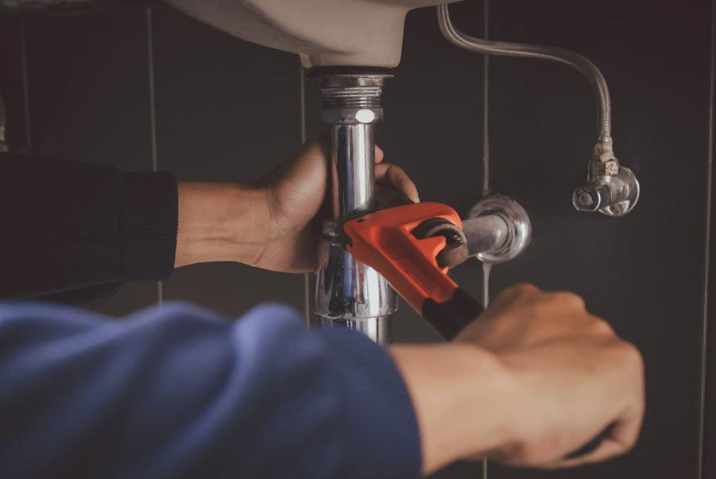 Why Local Plumbers in Des Moines Are Essential for Quick Emergency Repairs
