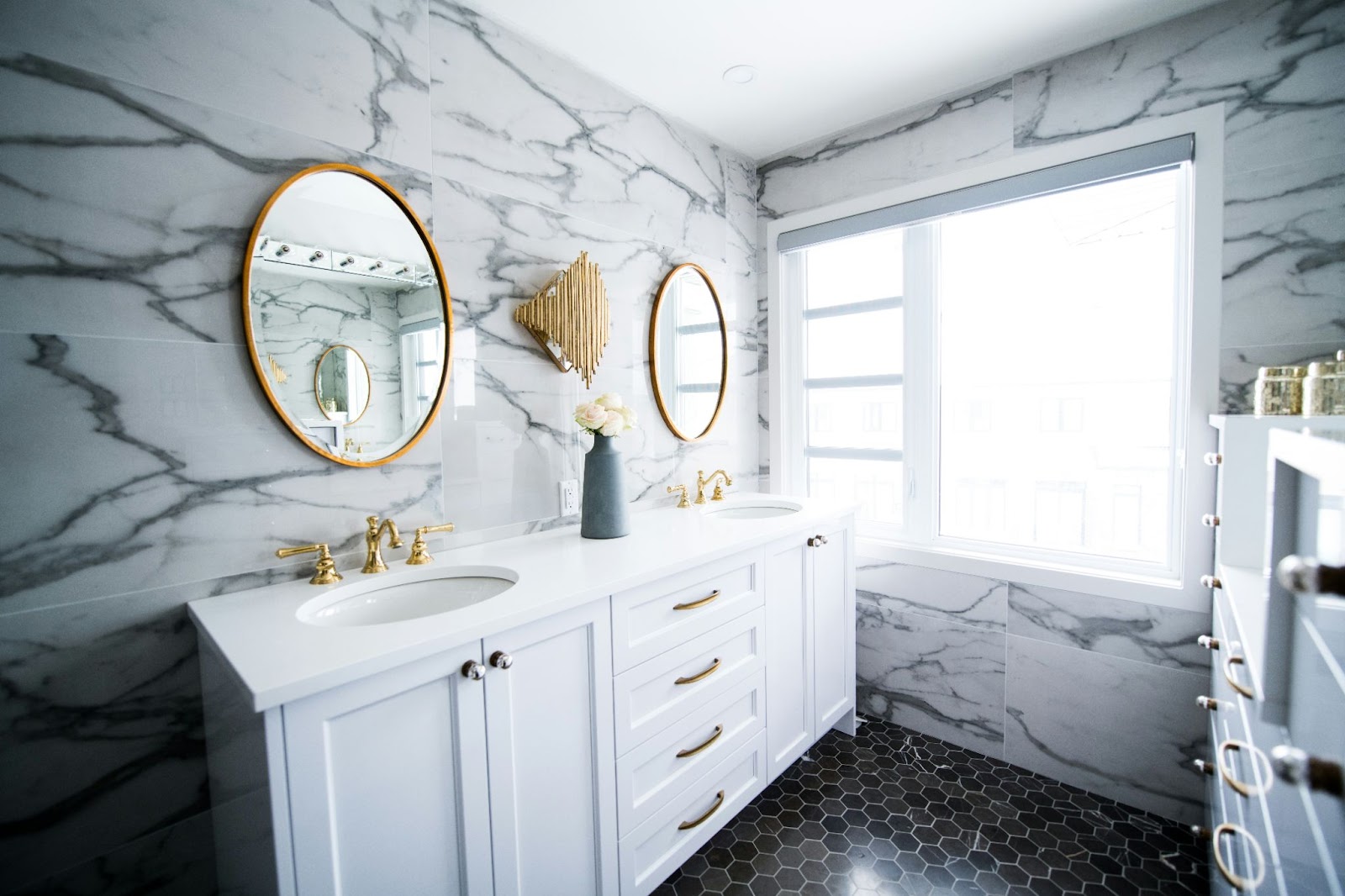 Smart Storage Ideas for Bathroom Remodels in Portland